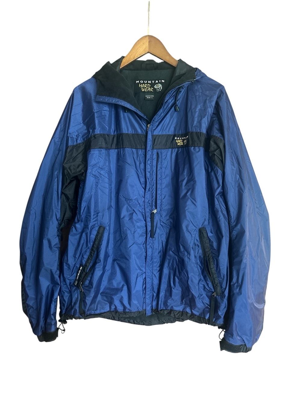 Mountain Hardwear Vintage Men's Blue and Black Hooded Windbreaker Jacket
